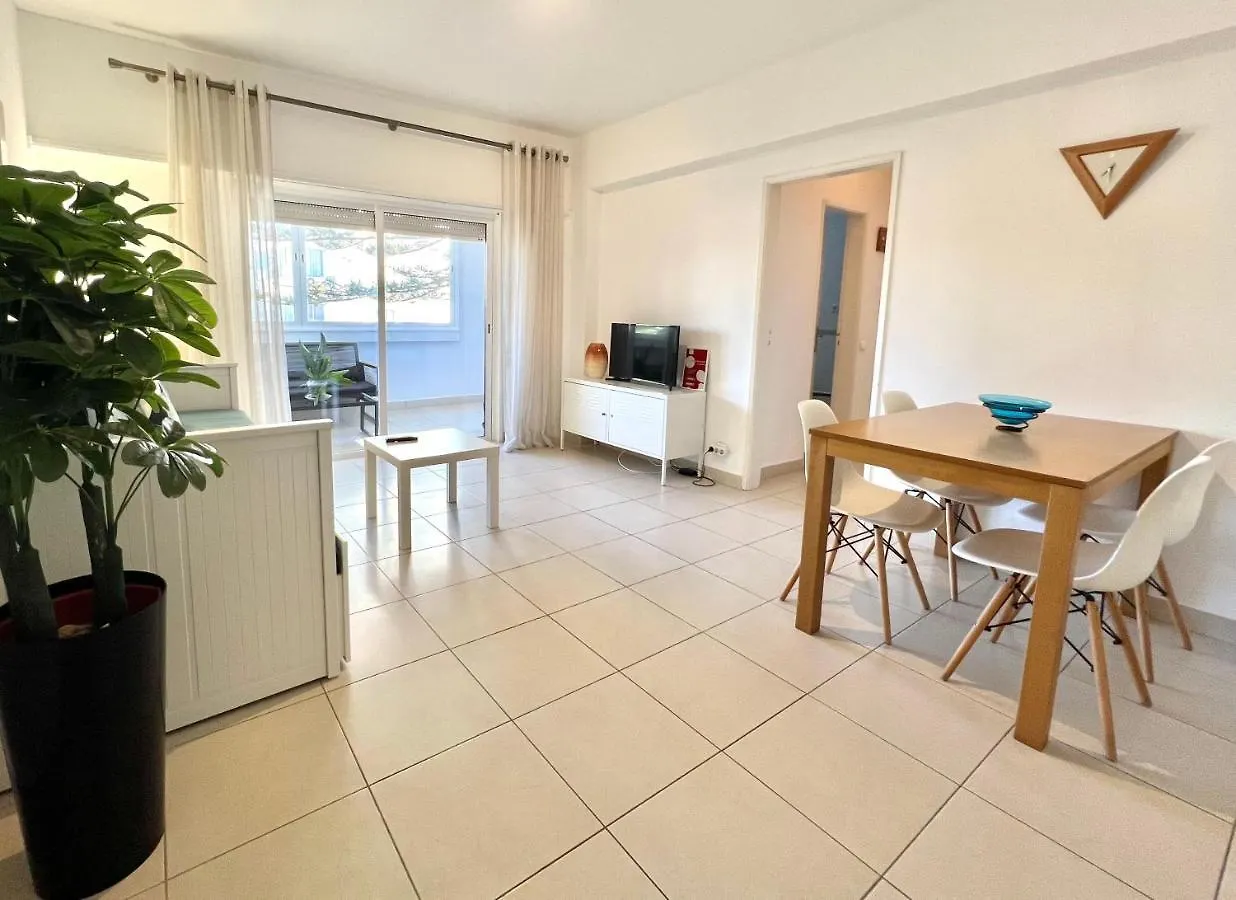 Torre 20 - Near The Beach - Quarteira 0*,  Portugal